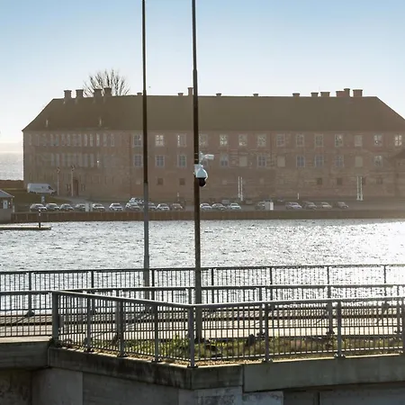 Harbour Penthouse Apartament *