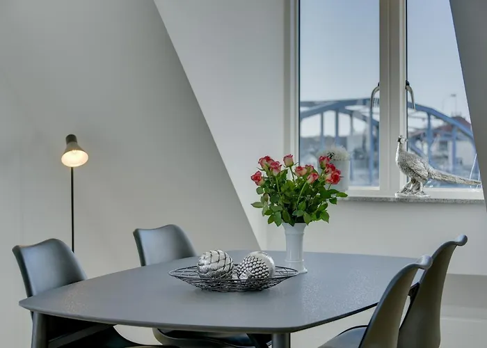 Harbour Penthouse Apartment *