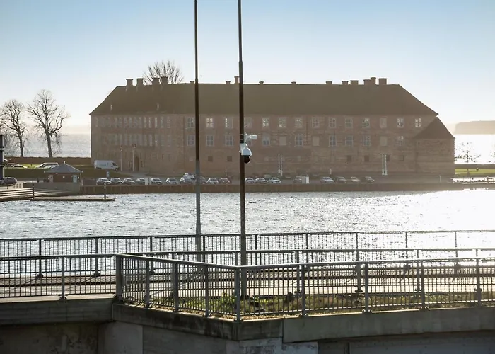 Harbour Penthouse Apartment *