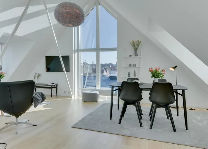 Harbour Penthouse Apartment